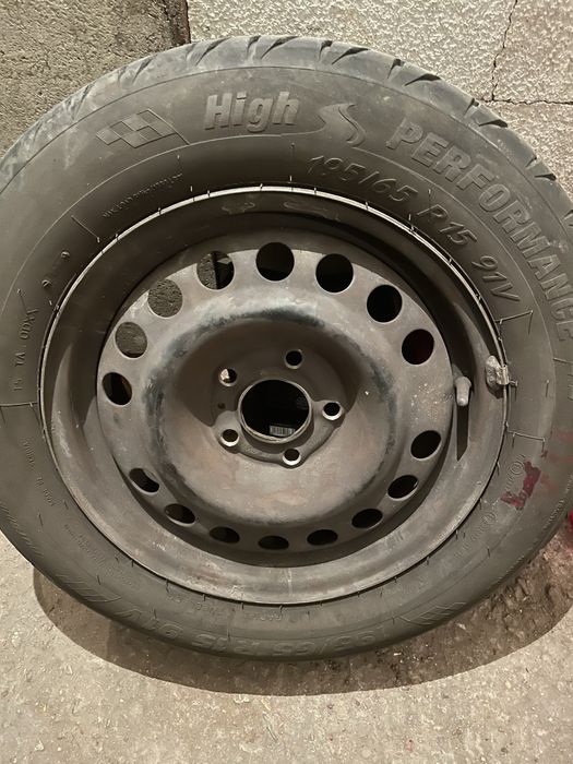 Гуми с джанти 195/65/15. 91V