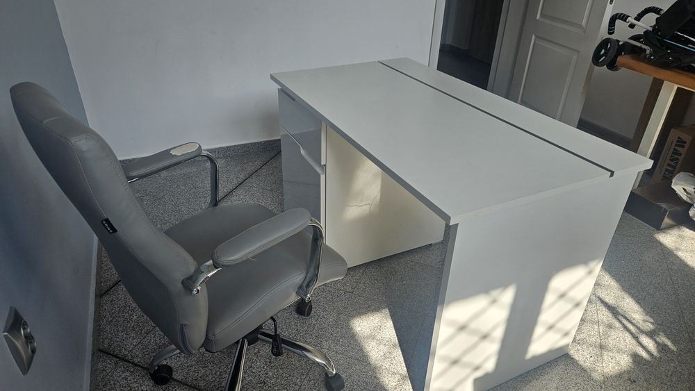 Бюро и стол комплект