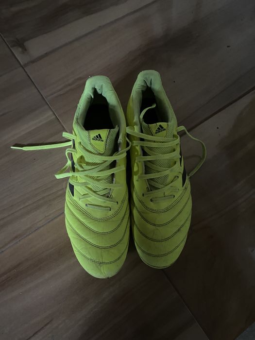 Футболни обувки адидас