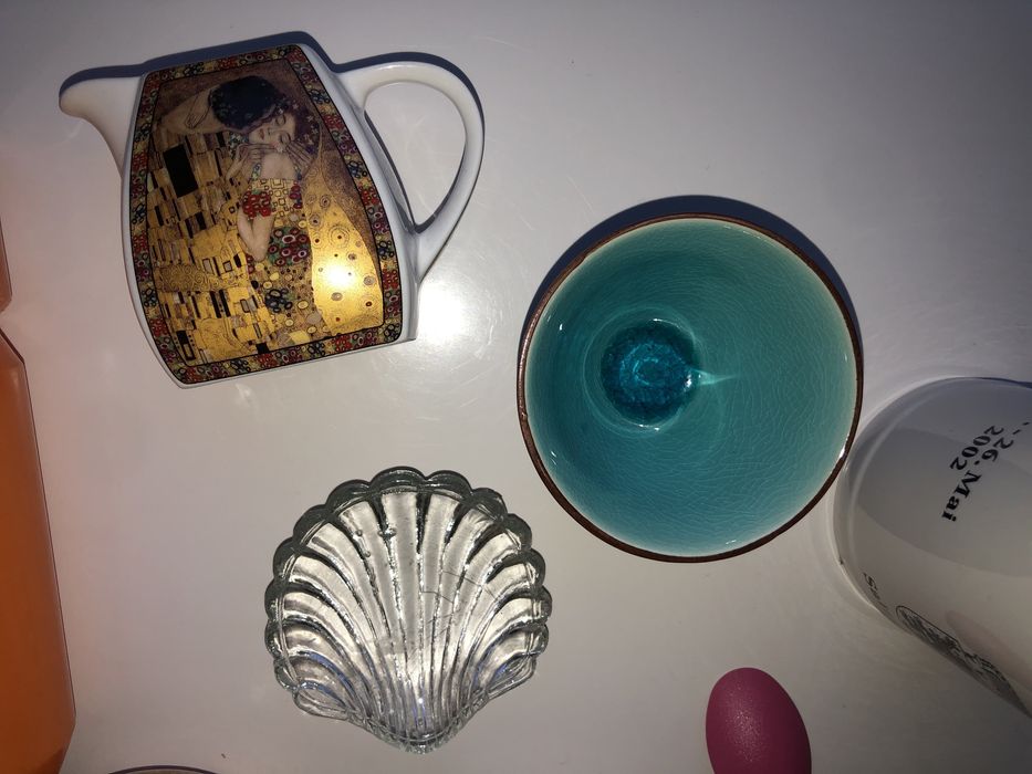 Декорации за дома- съдове,термоси, халби, каничка за мляко и други