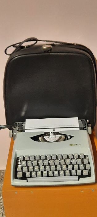 Mașină de scris Consul 231.2