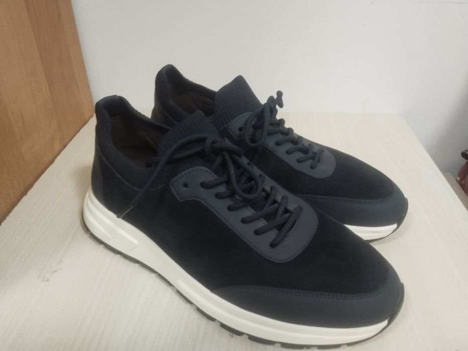 Продам кроссовки Loro Piana Week End Walk