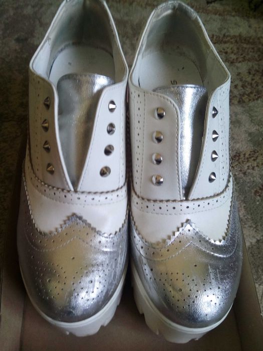 Incaltaminte noua sau purtata putin ocazie sau casual
