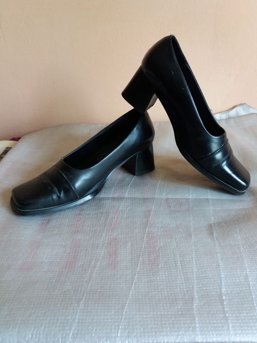 Продаю кожаные натуральные , туфли