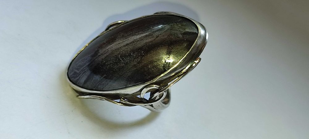 Серебряное кольцо с камнем АГАТ необычной раскраски