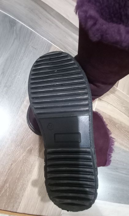 Продам натуральные замшевые сапоги