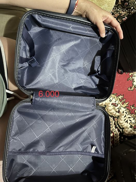 Чемодан, бьюти кейс