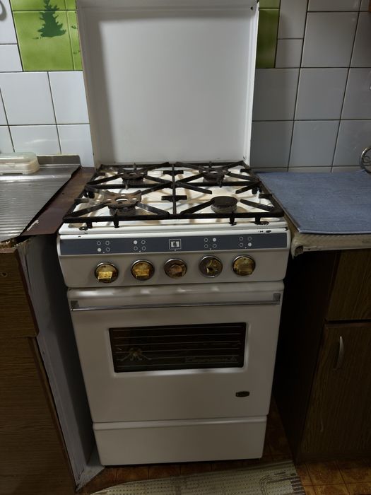 Продаётся Газовая плита б/у