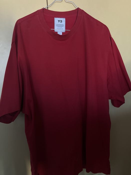 Тениска Y3 в отлично състояние