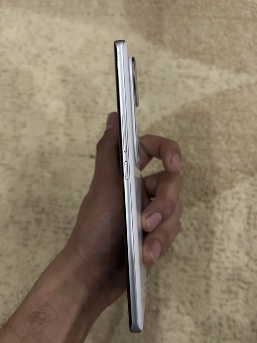 Vivo V40  Ideal holatda