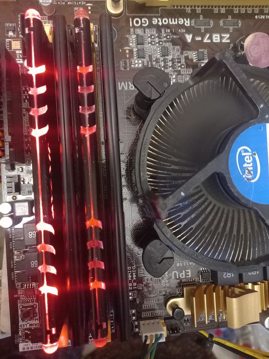 Дъно  ASUS Z87-A + Intel® Core i7-4770 +16gb ddr3