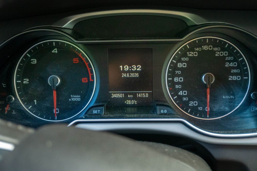 Audi a4 limuzină diesel 190 cai 2015
