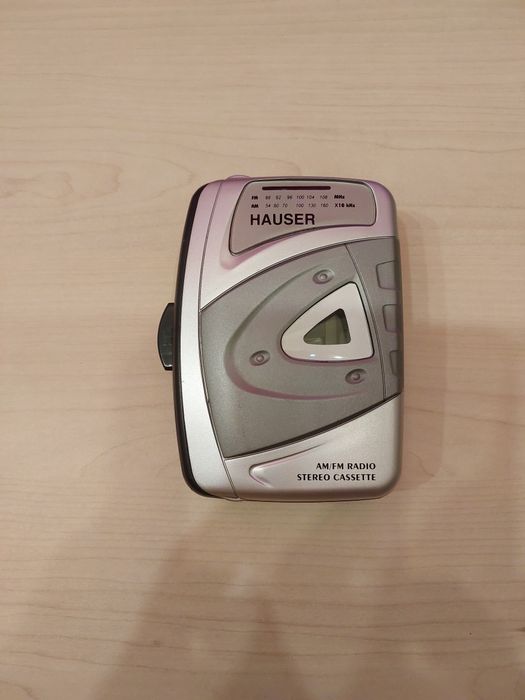 Walkman Stereo Cassette AM/FM radio Hauser ca nou.