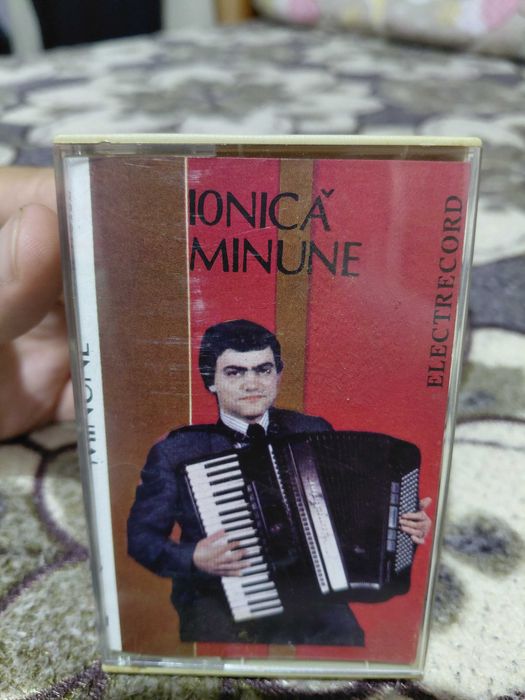 Casetă audio Ionică Minune