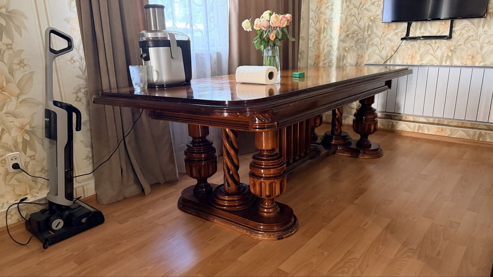 Продам стол натуральное дерево