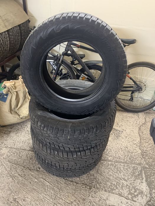 Продам зимнии шины
