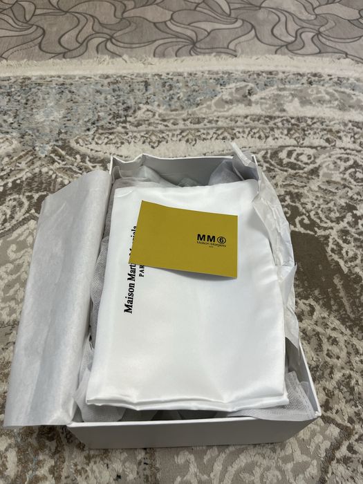 MM6 Replica White