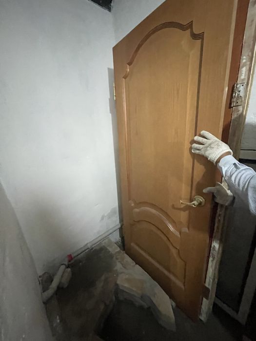 Продается двери и стекло окно