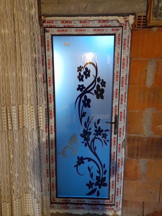 Tamplarie pvc cu geam termopan si tripan