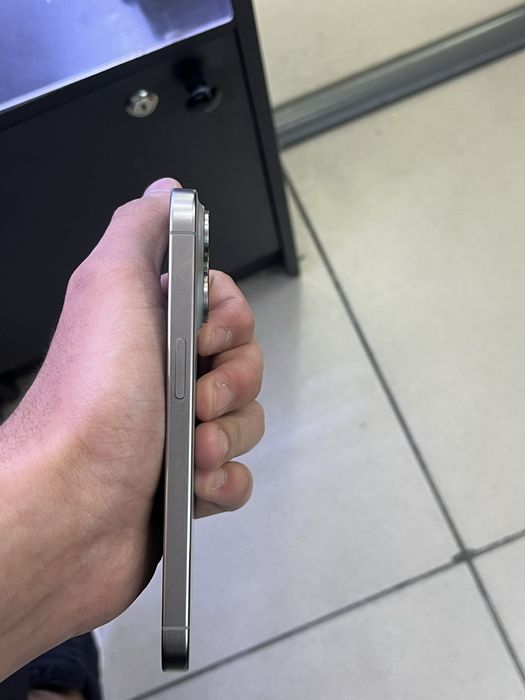 Продам Iphone 15 Pro 256Gb