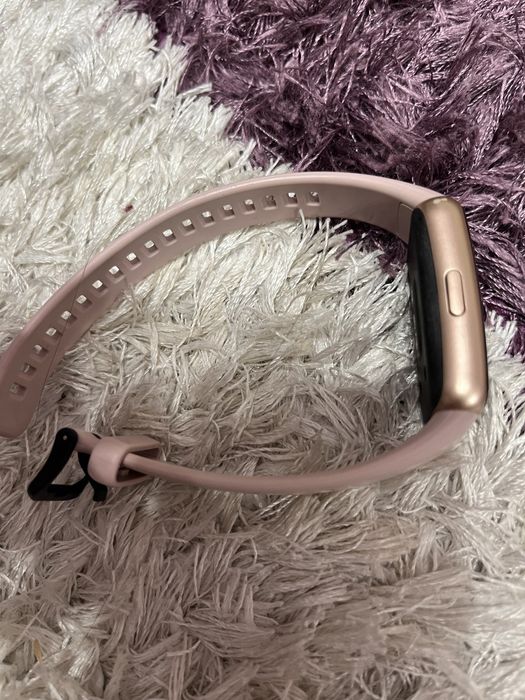 Часовник Huawei Band 6