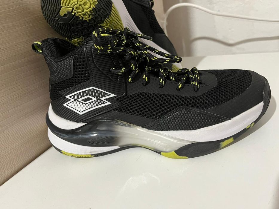 Баскетбольные кроссовки