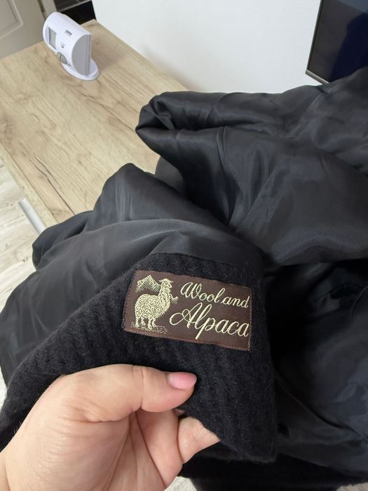 Vând palton de lână Alpaca