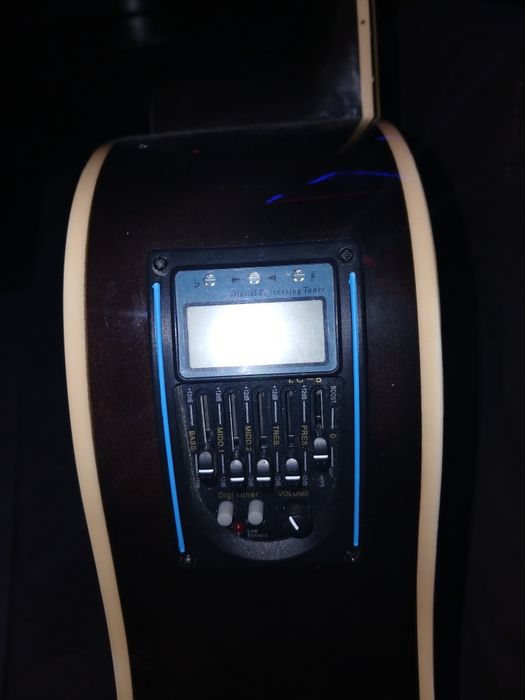 Срочно! Акустическая гитара , недорого
Акустическая гитара в