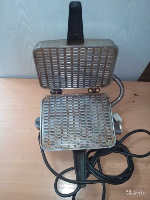 Электро вафельница . произв -ва СССР .