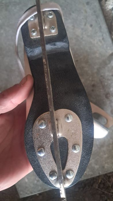 Продам детские коньки