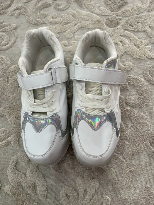 Продам кроссовки ролики