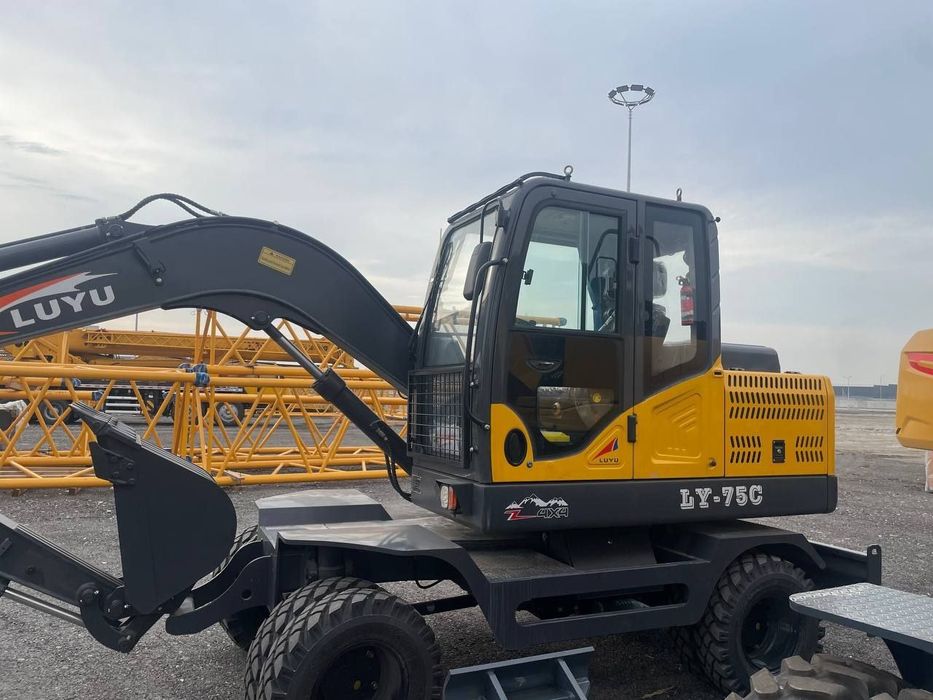 Экскаватор 0.3куб АВТОМАТ