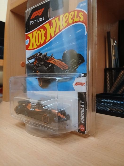 Hot Wheels McLaren Formula 1

Продаю стильную модель болида McLa