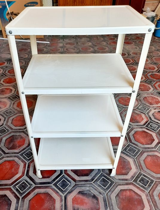 Металлический стеллаж этажерка