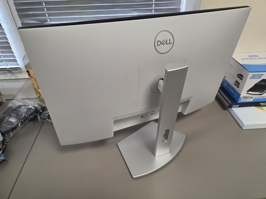 Монитор Dell 23.8"