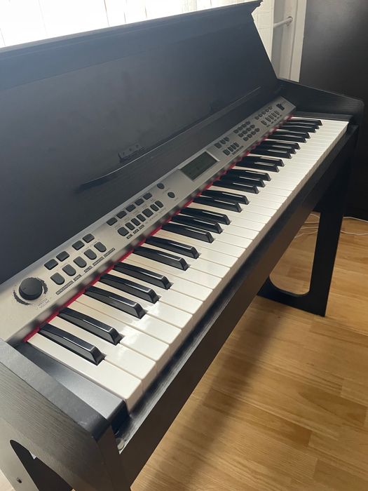 Pian electric 64 de clape suport de lemn