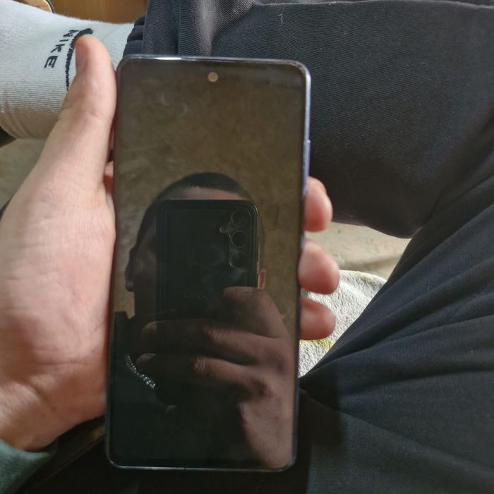 Обменяю два телефона на айфон