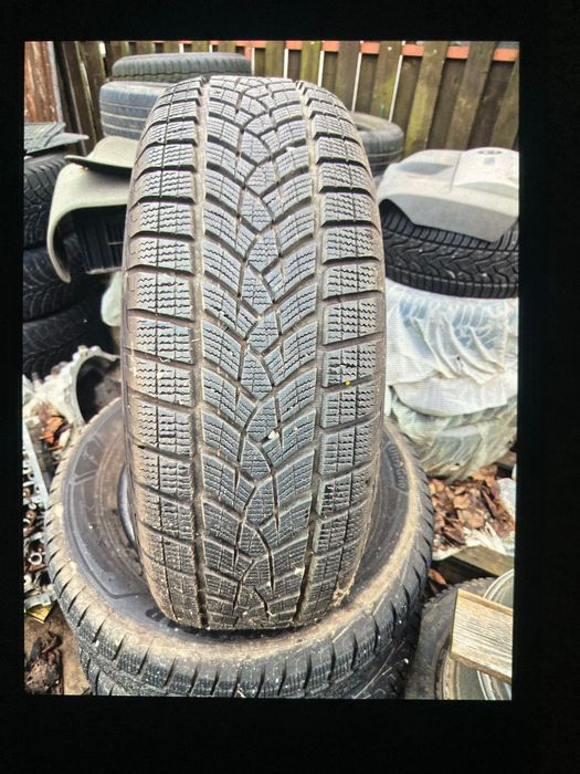 Cauciucuri de iarnă 235 65 17