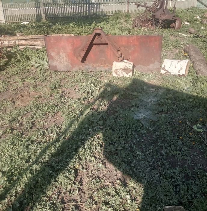 Продам лопату и кузов