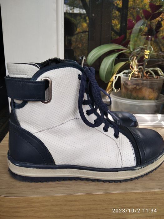 Детский мир. Обувь для девочек.