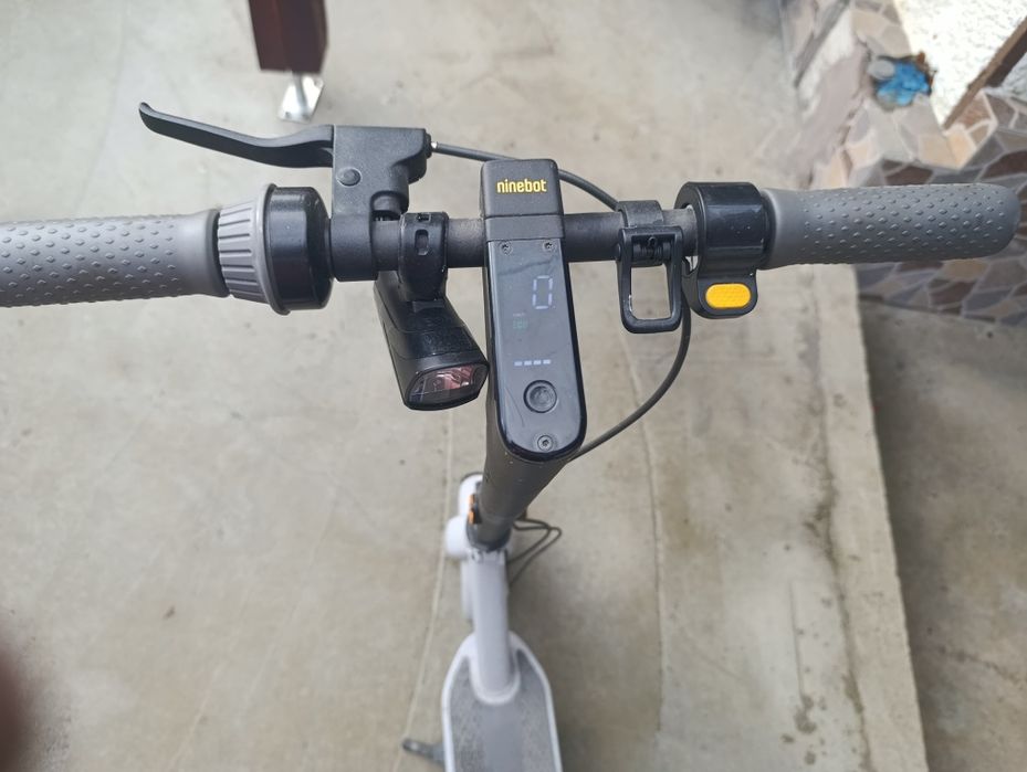 Trotinetă electrică ieftină
