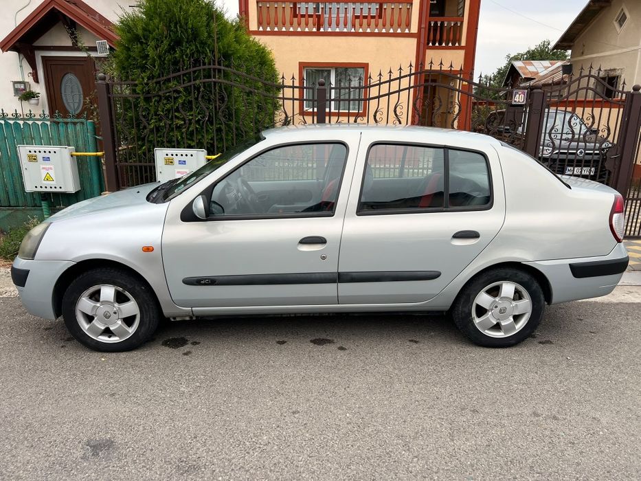 Vând Renault Clio