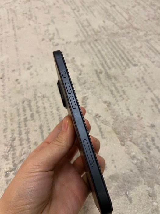 Продам IPhone 16