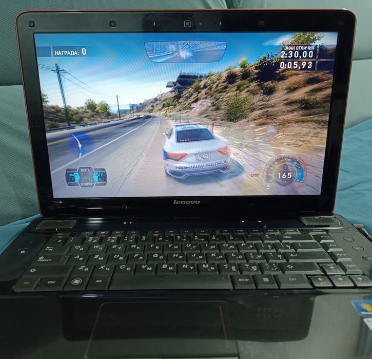 Ноутбук Lenovo Y560