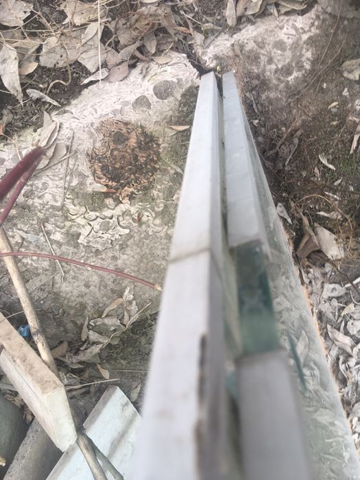 Коленные стекло