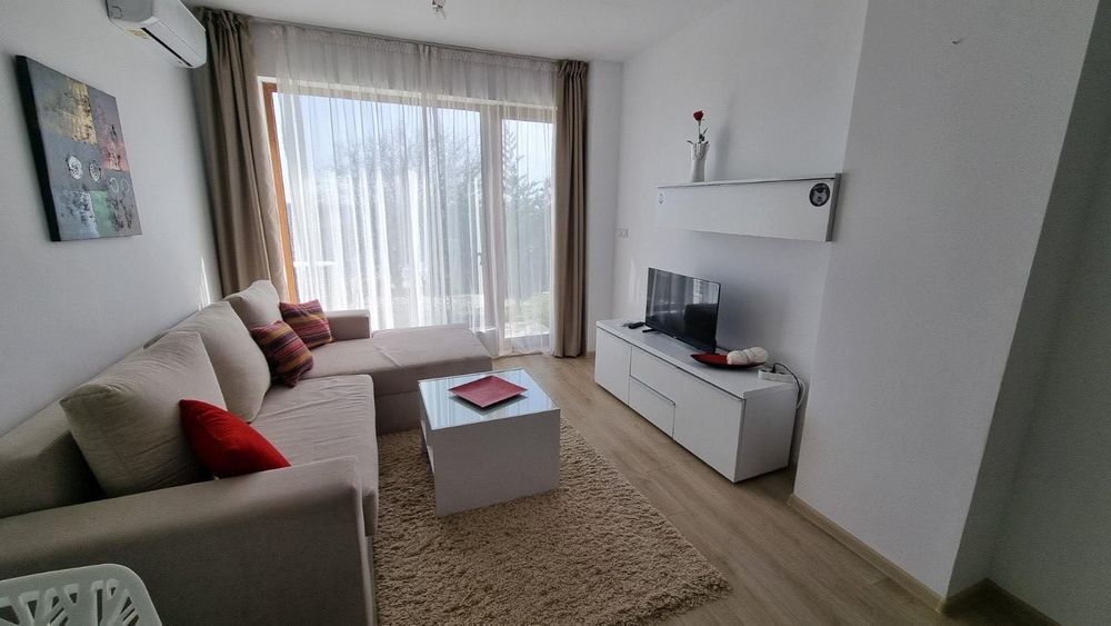 Дава се под наем Двустаен апартамент в Варна, Център - 70 кв.м за 750 € - Снимка #3