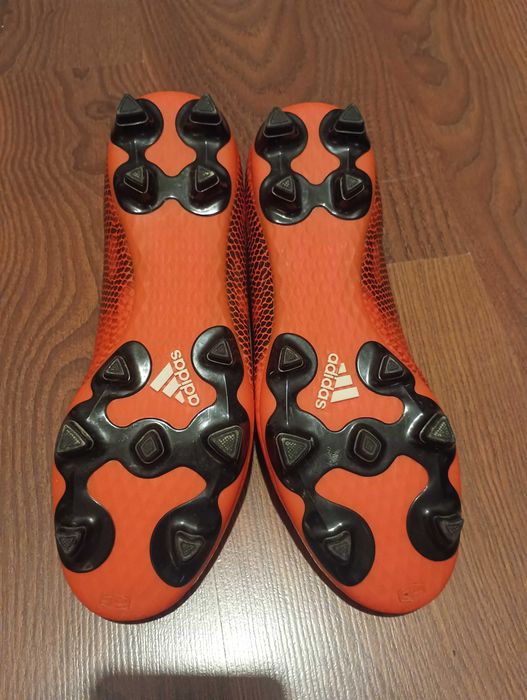 Футболни бутонки Adidas