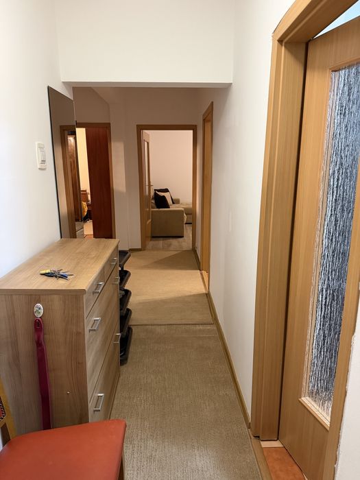 Inchiriez apartament 3 camere in zona centrala