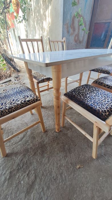 Stol stullar sotiladi