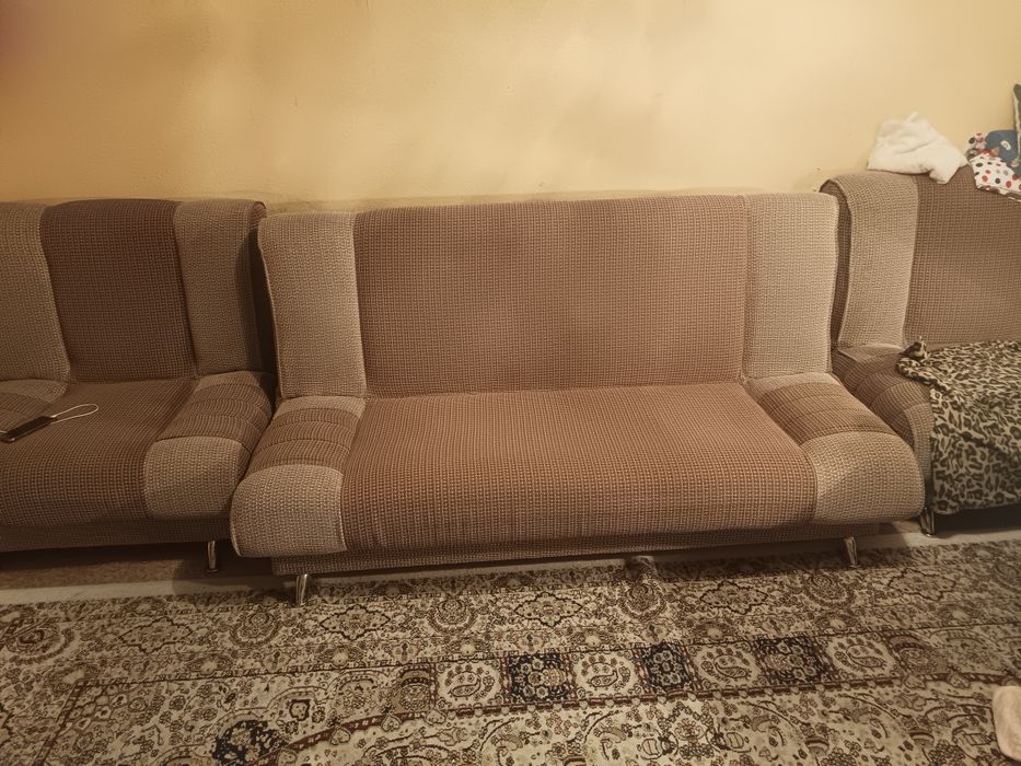Диван и два кресла